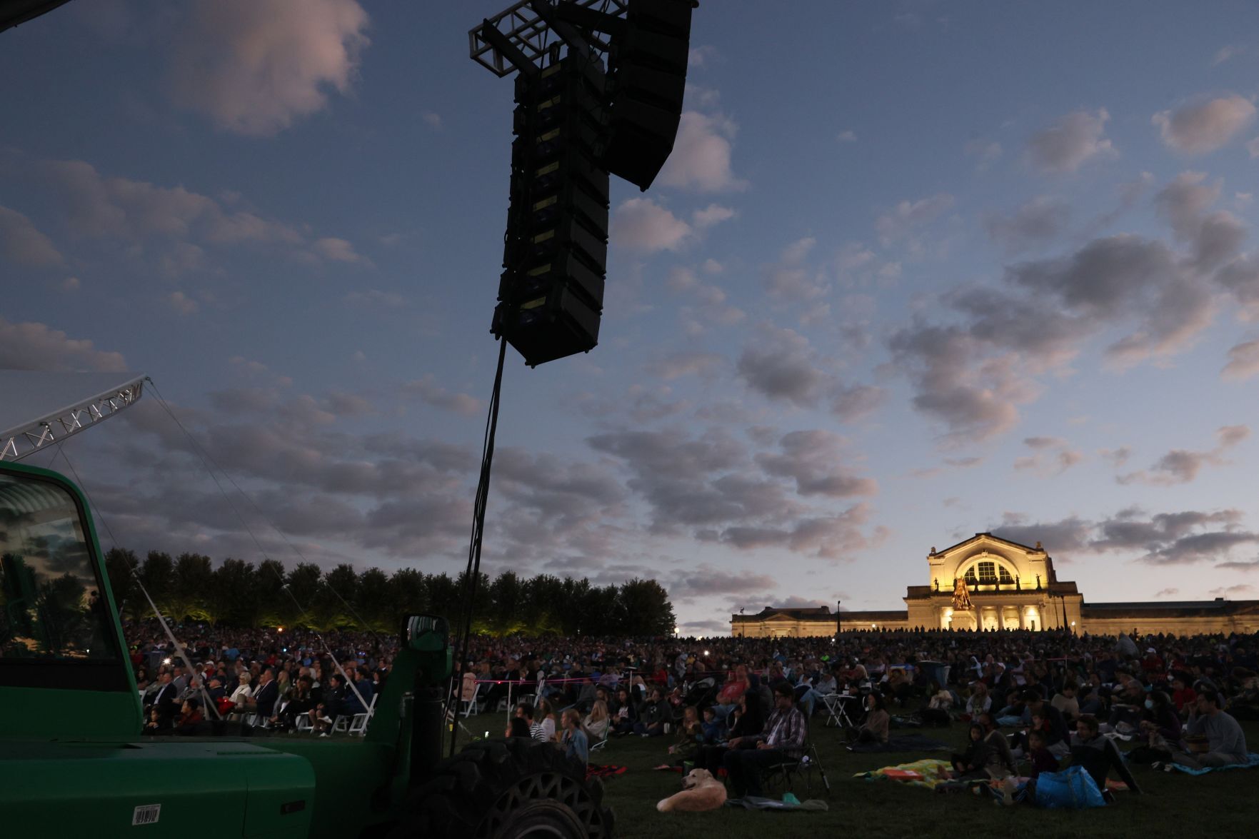 SLSO draws thousands for free Art Hill concert